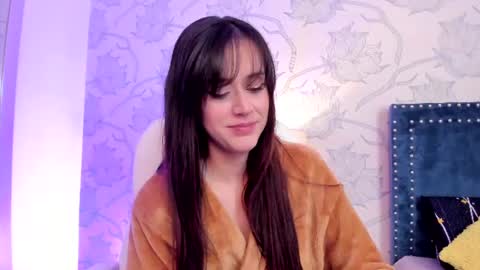 Snapshot of hannagh1_ chatting on July 16, 6:14 pm online show from July 16, 6:14 pm