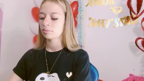 Snapshot of hannah_026 chatting on September 12, 11:21 am Hannah 027 online show from September 12, 11:21 am