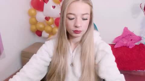 Snapshot of hannah_026 chatting on September 15, 12:27 pm Hannah 027 online show from September 15, 12:27 pm