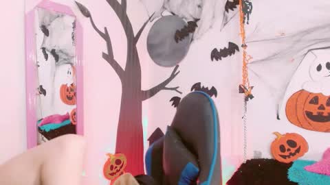 Snapshot of hannah_026 chatting on October 23, 10:36 am Hannah 027 online show from October 23, 10:36 am