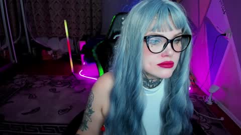 Hannah online show from December 2, 3:14 pm