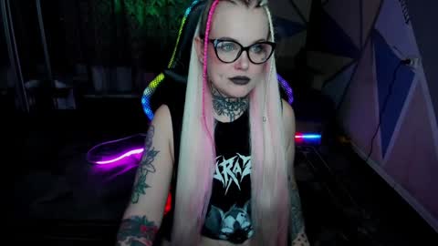 Hannah online show from December 12, 2:15 am