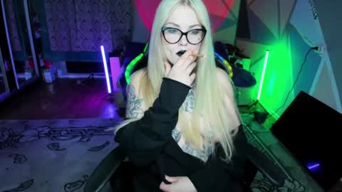 Hannah online show from February 6, 1:27 am