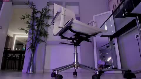 Snapshot of hannah_hcb chatting on September 24, 9:45 am HANNAH HOWELL online show from September 24, 9:45 am