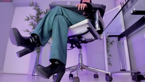 Snapshot of hannah_hcb chatting on September 25, 9:35 am HANNAH HOWELL online show from September 25, 9:35 am