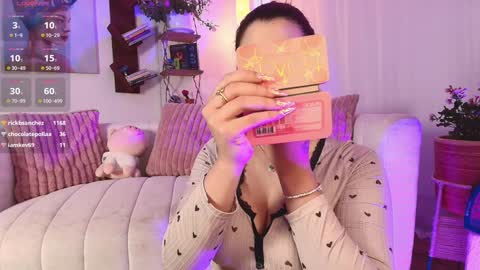 hannah_lovee online show from February 7, 6:45 am