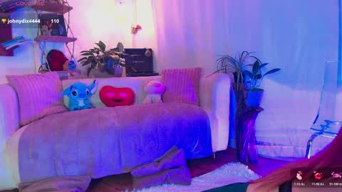 Snapshot of hannah_lovee chatting on April 9, 3:06 am hannah_lovee online show from April 9, 3:06 am