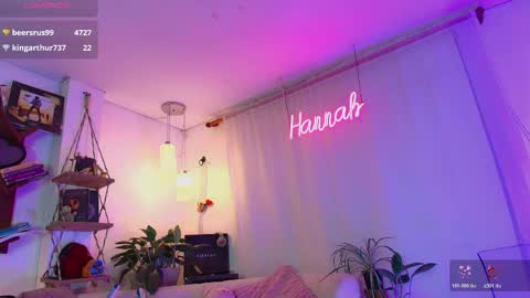 Snapshot of hannah_lovee chatting on April 11, 7:45 am hannah_lovee online show from April 11, 7:45 am