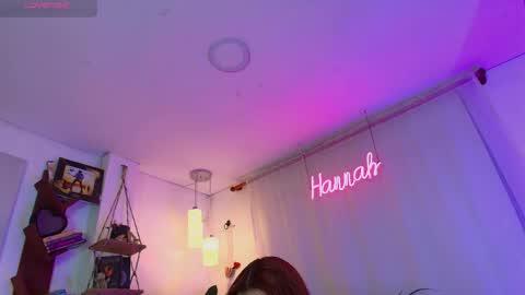 Snapshot of hannah_lovee chatting on April 19, 3:17 am hannah_lovee online show from April 19, 3:17 am