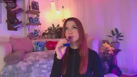 Snapshot of hannah_lovee chatting on June 10, 2:34 am hannah_lovee online show from June 10, 2:34 am