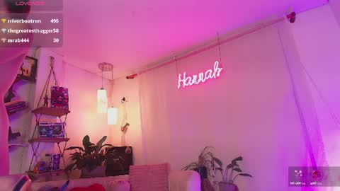 Snapshot of hannah_lovee chatting on July 7, 6:47 am hannah_lovee online show from July 7, 6:47 am