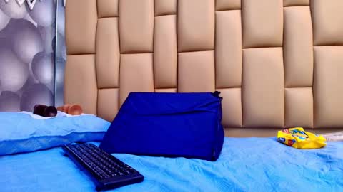 hannah_teehn online show from October 1, 7:20 pm