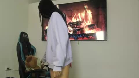 Hannah online show from August 1, 9:35 pm