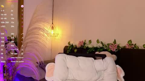 Hannah Williams online show from October 10, 9:36 pm