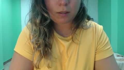 hannahevans2 online show from April 22, 2:36 am