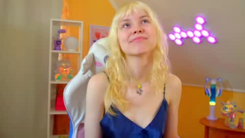 Hannah online show from April 26, 6:55 am
