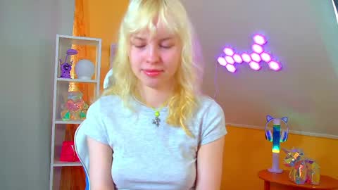 Hannah online show from April 30, 7:04 am