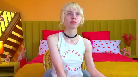 Hannah online show from May 3, 6:30 am