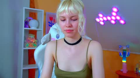 Hannah online show from June 7, 6:11 pm