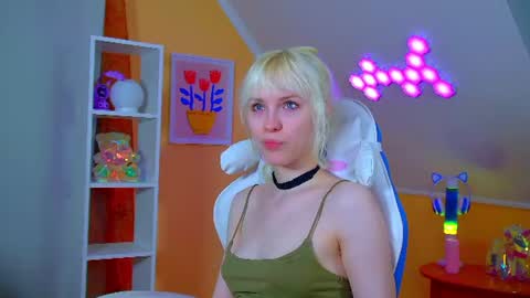 Hannah online show from June 10, 6:29 pm