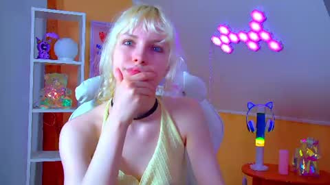 Hannah online show from June 14, 6:21 pm