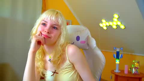 Hannah online show from June 25, 6:18 am