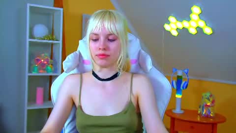 Hannah online show from July 5, 6:15 pm