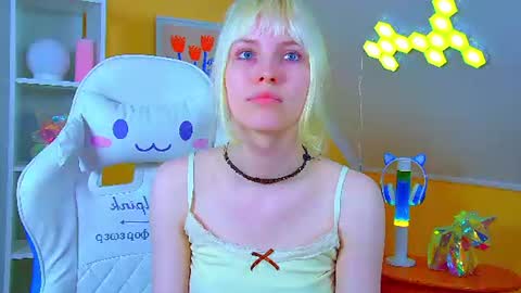 Hannah online show from July 12, 6:21 pm