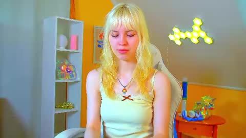 Hannah online show from July 15, 6:29 am