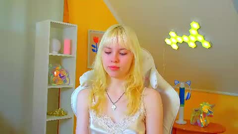 Hannah online show from July 16, 6:08 am