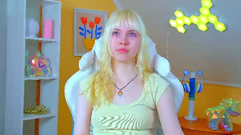 Hannah online show from July 19, 6:17 am