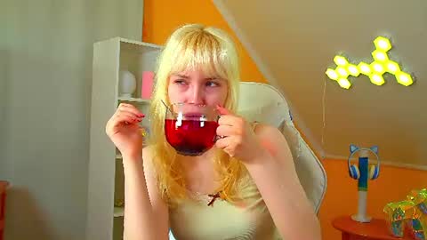 Hannah online show from July 21, 6:27 am