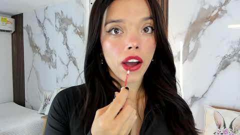 Hannahill69 online show from December 11, 4:28 am