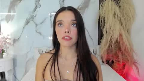 Hannahill69 online show from November 12, 4:57 am