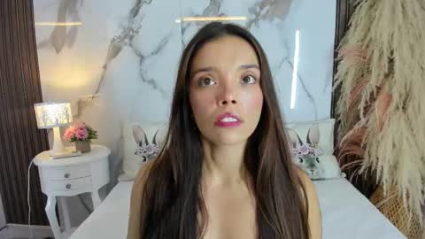 Hannahill69 online show from March 19, 5:22 am