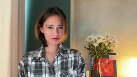 hannahinto online show from May 27, 1:52 pm