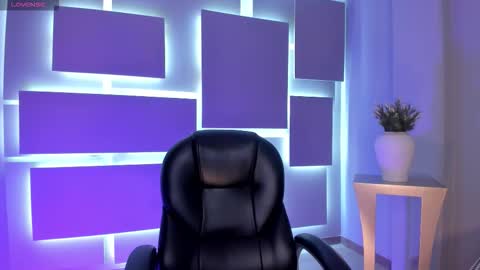 HANNAH J online show from September 24, 7:06 pm