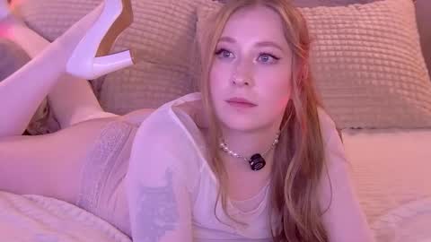 Snapshot of hannahmonttana chatting on September 27, 11:04 am Pearl online show from September 27, 11:04 am