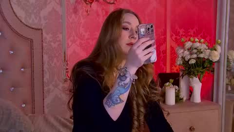 Snapshot of hannahmonttana chatting on November 4, 3:38 am Pearl online show from November 4, 3:38 am