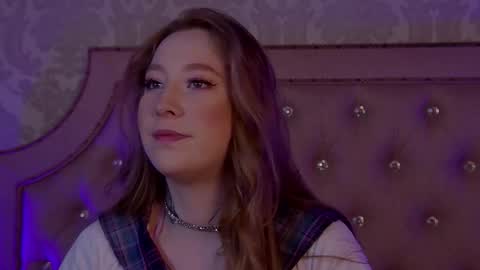 Snapshot of hannahmonttana chatting on November 17, 3:56 am Pearl online show from November 17, 3:56 am