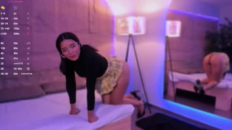 hannahmonttgomery  Help me reach 100 Hands up online show from March 5, 4:14 pm