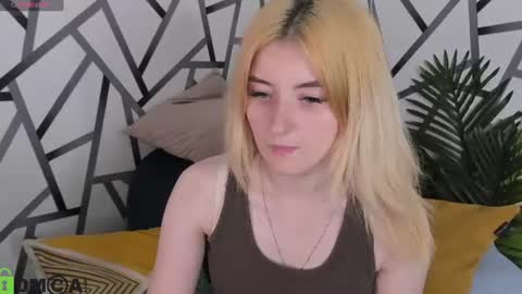 Snapshot of hannakoch chatting on June 15, 1:08 am Hanna online show from June 15, 1:08 am