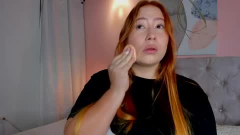 Snapshot of hannamartinn_ chatting on April 13, 3:06 pm hannamartinn_ online show from April 13, 3:06 pm