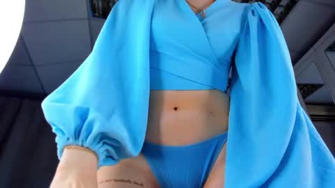 Hannavanilla online show from May 12, 8:33 am