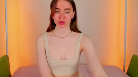 Hannavanilla online show from May 16, 10:36 am