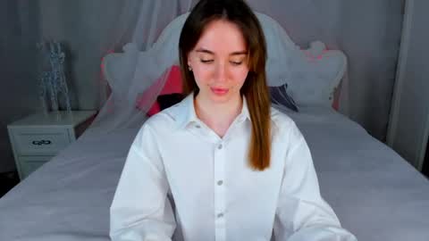Hannavanilla online show from May 17, 8:45 am