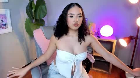 Snapshot of hannax__ chatting on September 11, 5:51 am hannax__ online show from September 11, 5:51 am