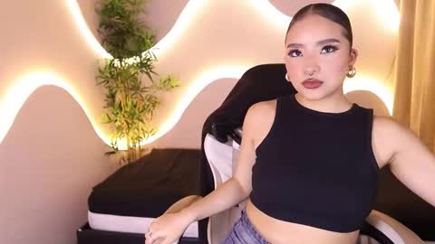 Snapshot of hannax__ chatting on October 2, 4:52 am hannax__ online show from October 2, 4:52 am