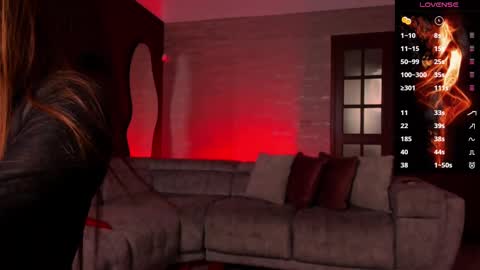 Hanna  Danna online show from October 10, 11:20 am