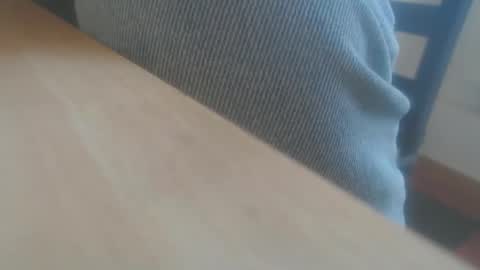 Snapshot of hannes_k chatting on October 19, 8:37 am hannes_k online show from October 19, 8:37 am